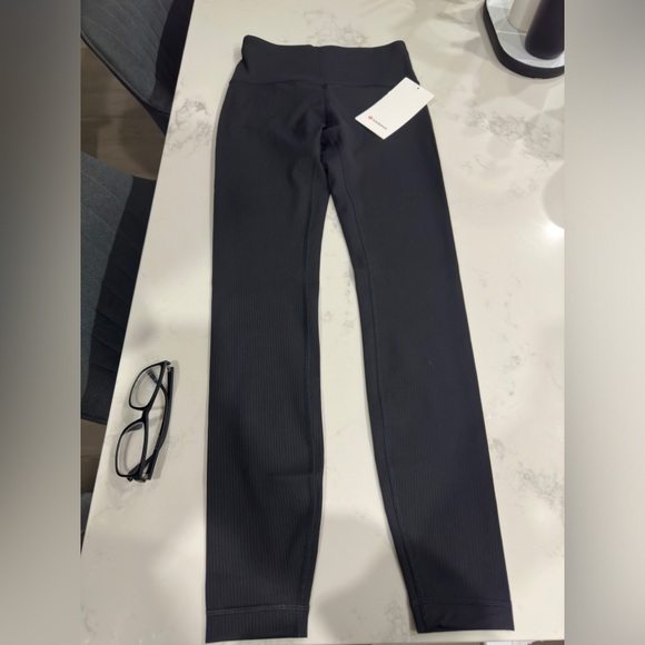 ❤️SOLD❤️
Lulu lemon wunder train ribbed HR tight 28” - Picture 3 of 4